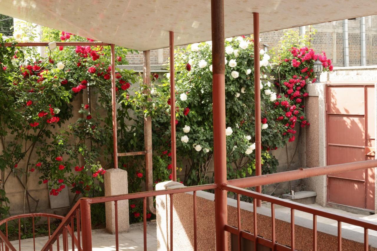Styopa Hotel エレバン エクステリア 写真