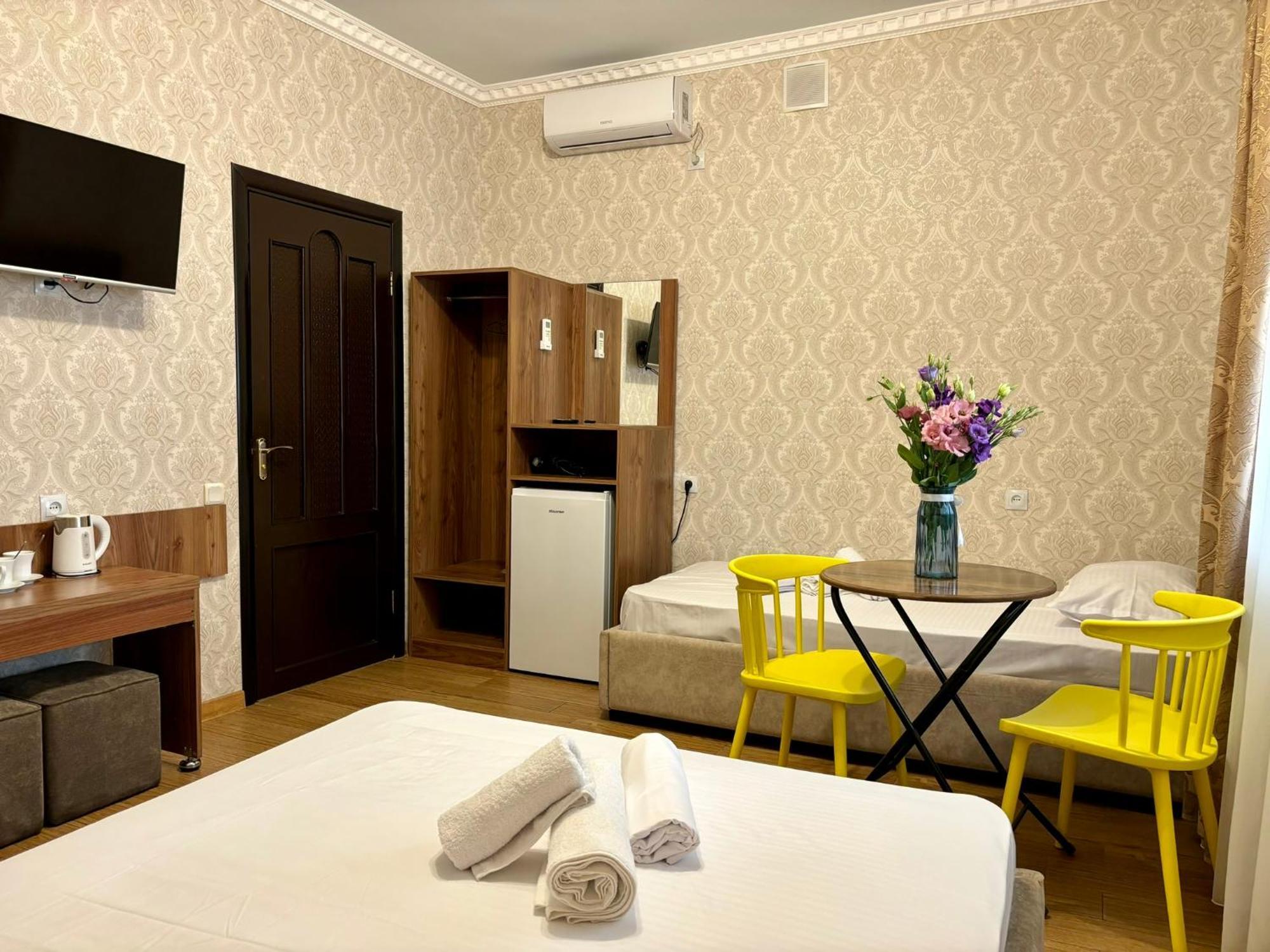 Styopa Hotel エレバン エクステリア 写真