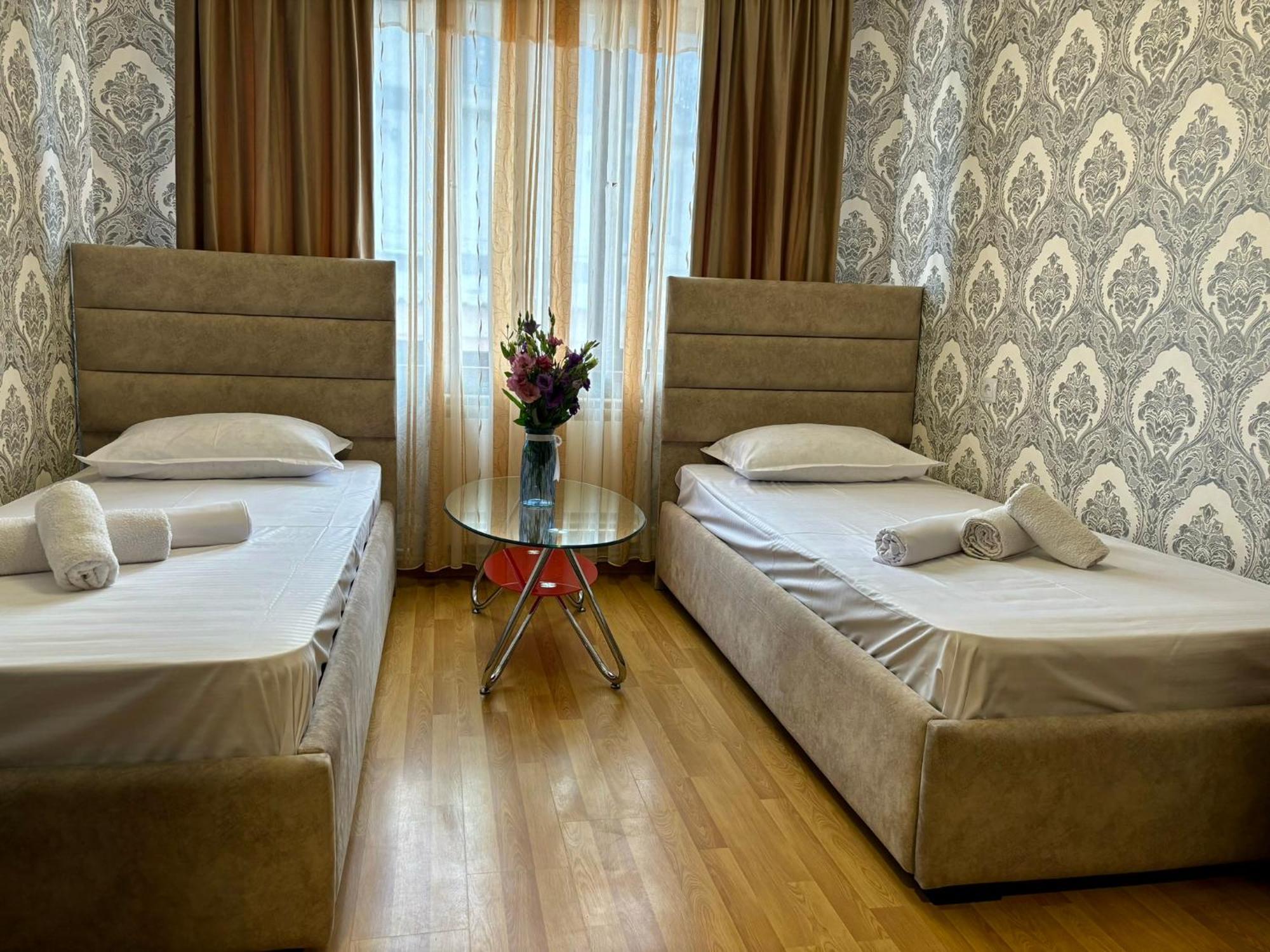 Styopa Hotel エレバン エクステリア 写真