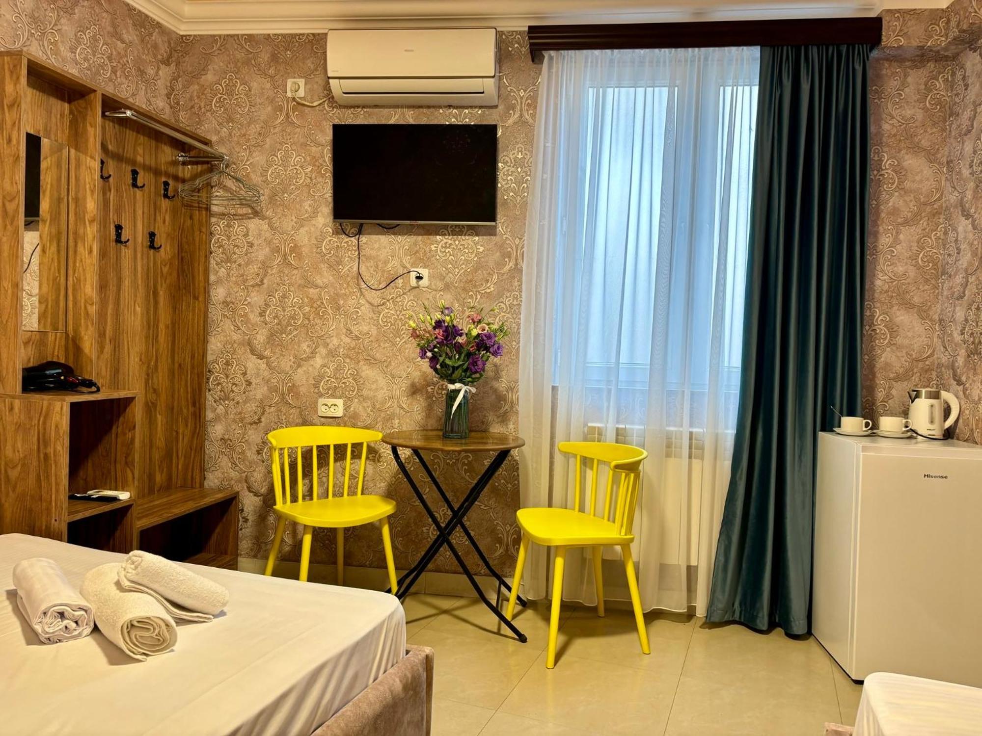 Styopa Hotel エレバン エクステリア 写真