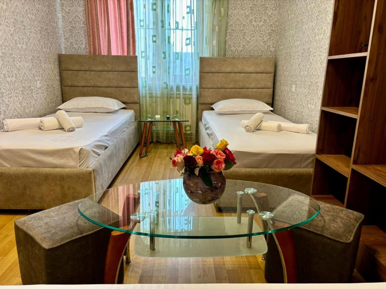 Styopa Hotel エレバン エクステリア 写真