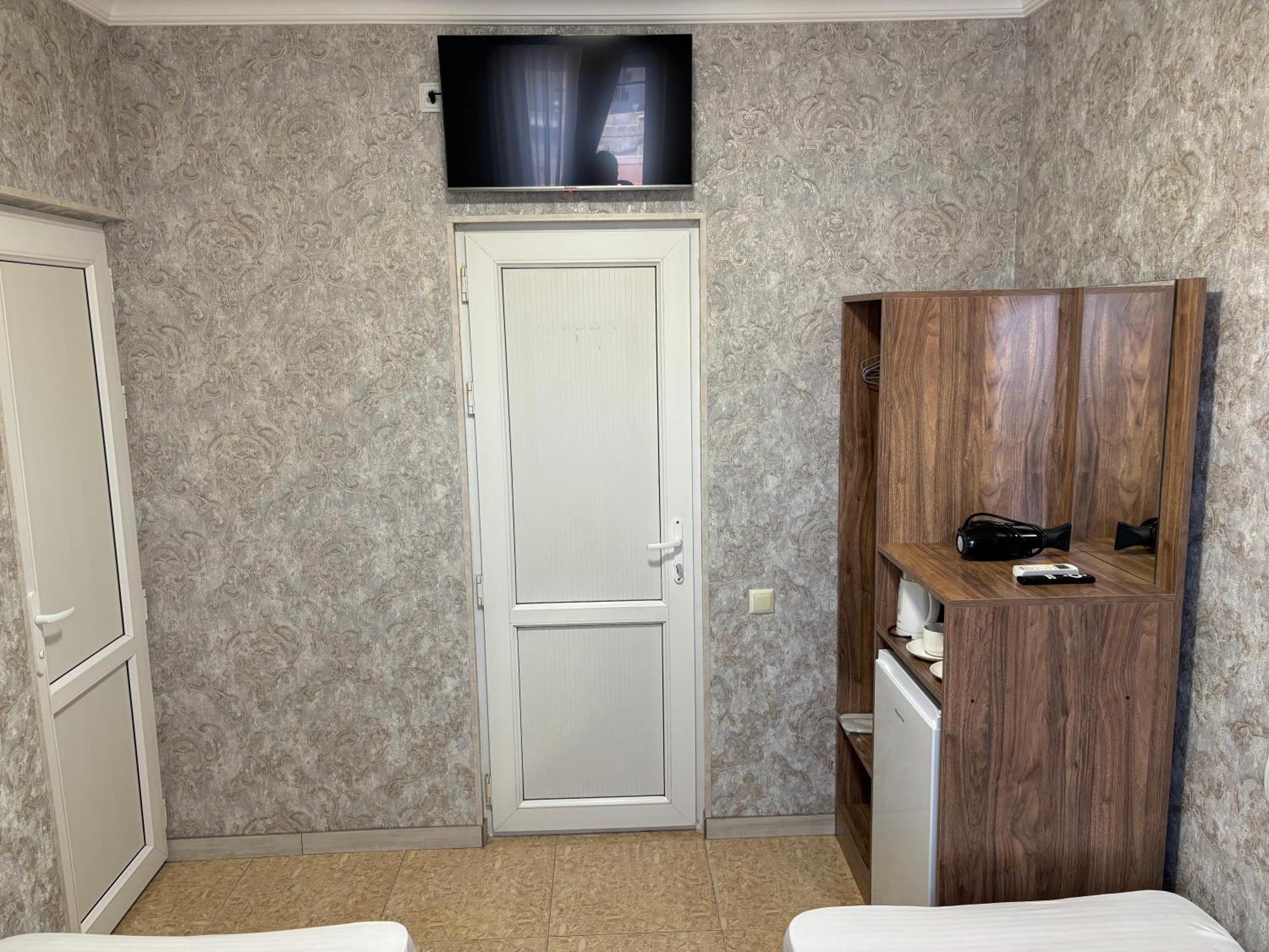 Styopa Hotel エレバン エクステリア 写真