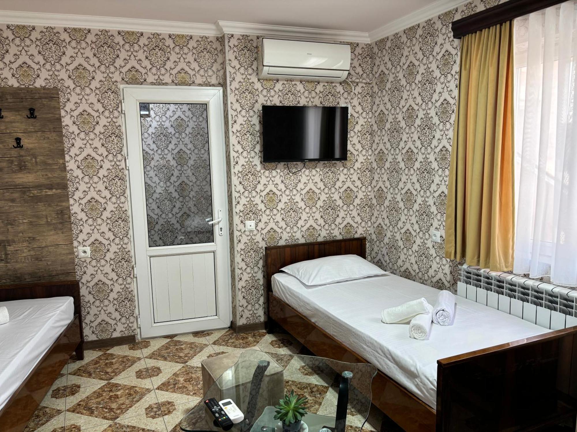 Styopa Hotel エレバン エクステリア 写真